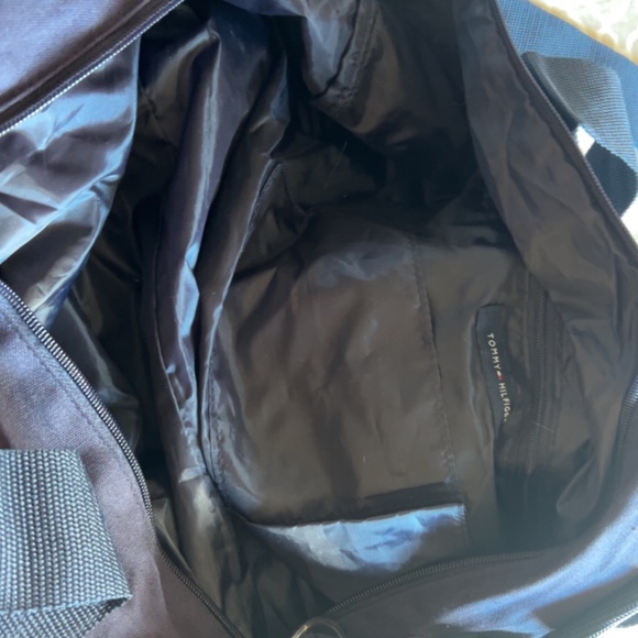 Tommy Hilfiger duffel bag - Picture 2 of 3